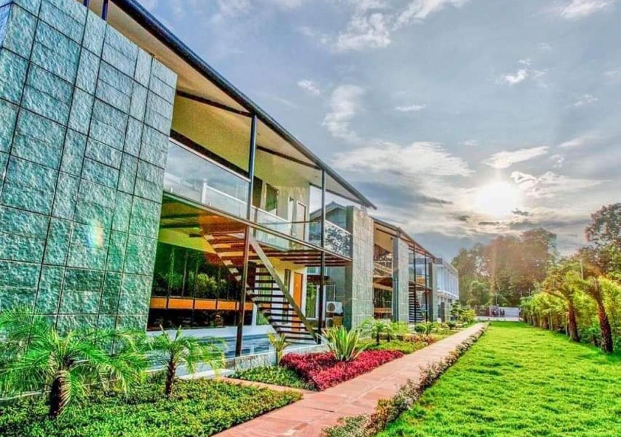 The Cloyster Resort And Spa Рамнагар Екстериор снимка