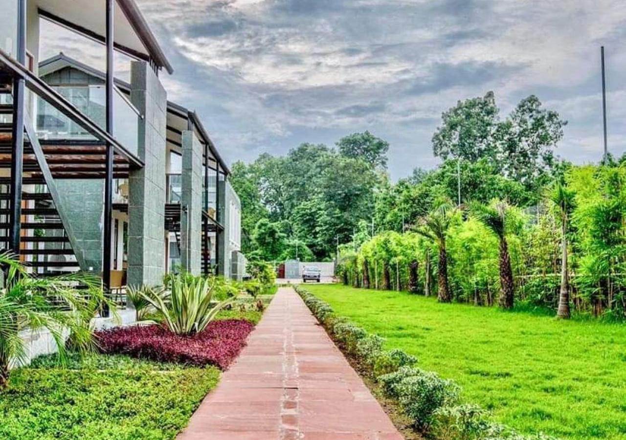 The Cloyster Resort And Spa Рамнагар Екстериор снимка